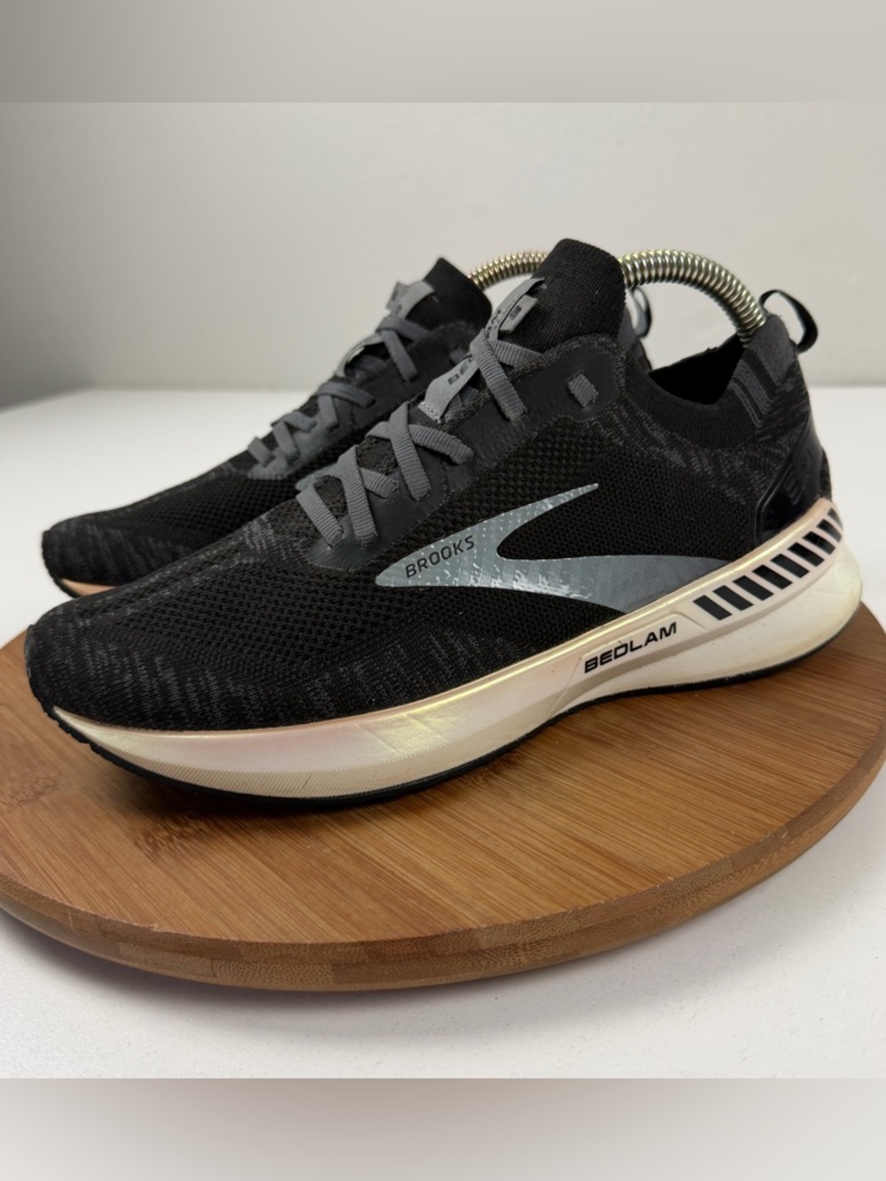 Brooks Bedlam 3 Women's Black & Metallic Running Shoes - Picture 3 of 10